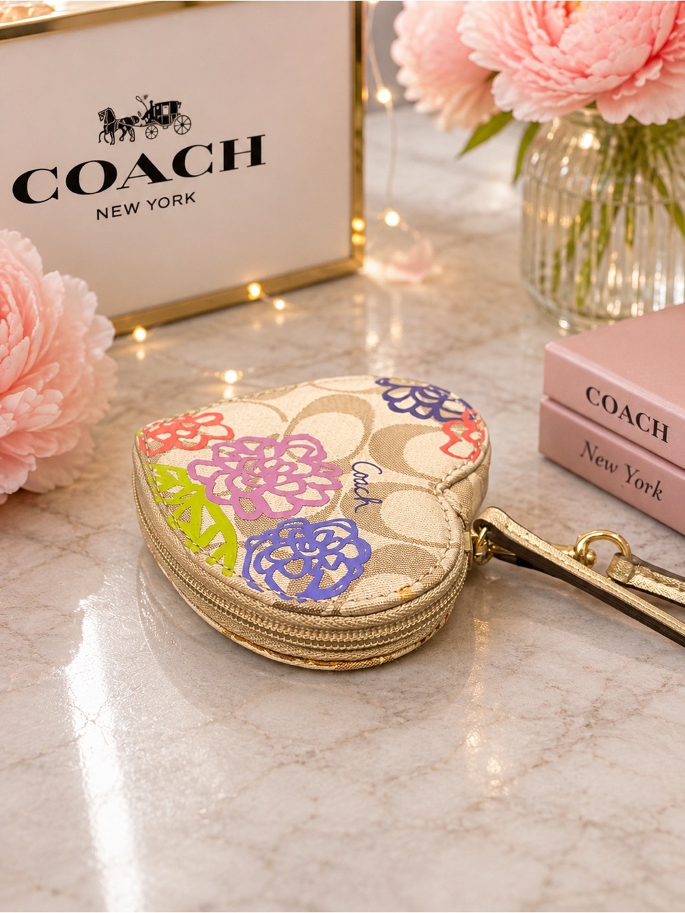 COACH Vintage Y2K Daisy Applique Heart Coin Purse with Key Ring and Wrist Strap - Picture 4 of 7